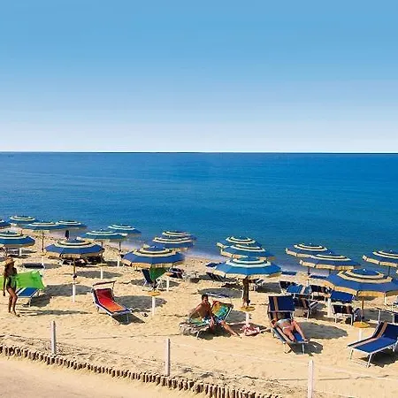Camping Baia Domizia - Campings.Com 4* Baia Domizia